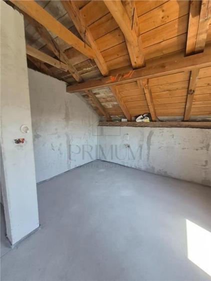 Casa individuala - la gri - toate utilitatile