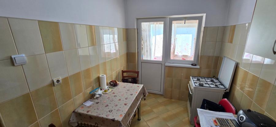 3 camere de vanzare, etajul 9, Focsani
