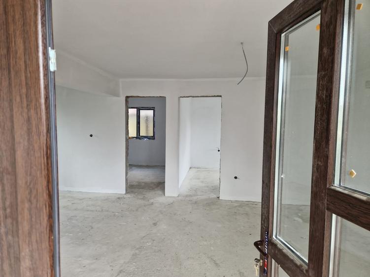Agenție imobiliară vindem casa la sol cu 4 camere în Năvodari