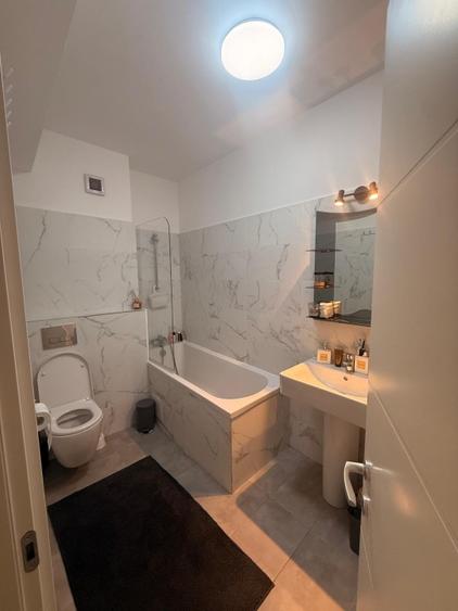 Apartament 3 camere + loc de parcare