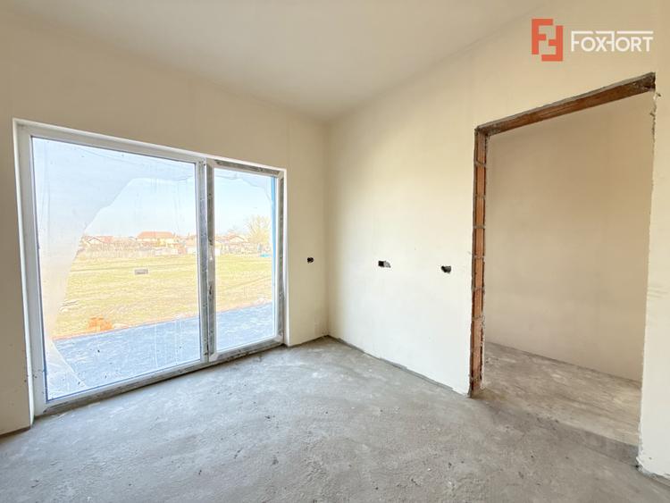 COMISION 0% Triplex cu 3 camere de vanzare in localitatea Sacalaz