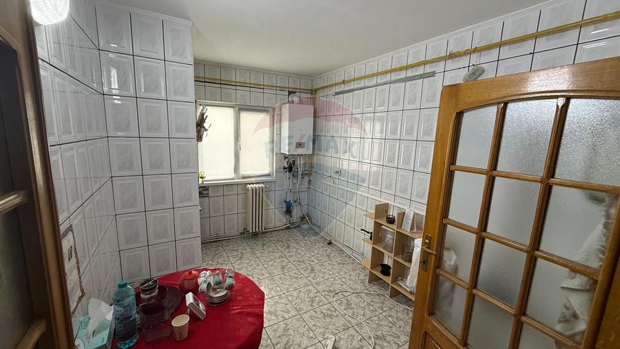 Apartament 3 camere Ultracentral cu loc de parcare