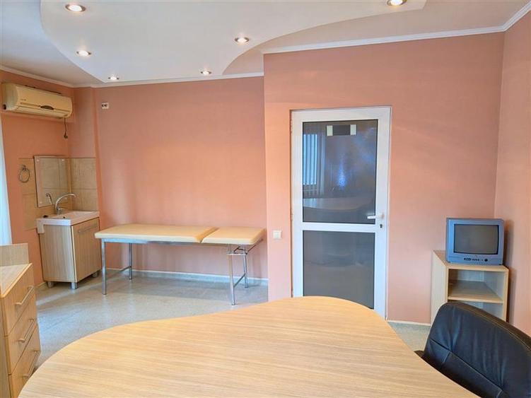 OSTROVENI - Etaj 1 - Spatiu cu vizibilitate stradala - Cabinet medical/birouri