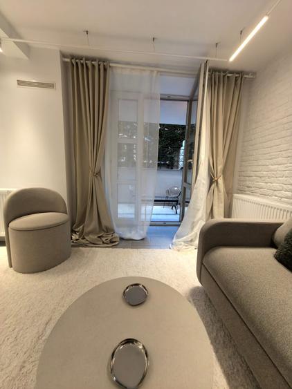 Proprietar, inchiriez ap. 2 camere cu terasa, zona Kiseleff