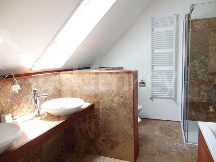 Vila speciala cu gradina superba de 1000mp