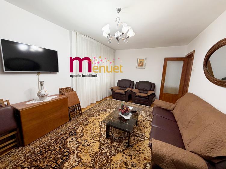 Apartament 3 camere,str.Victoriei,etaj 1,90 mp