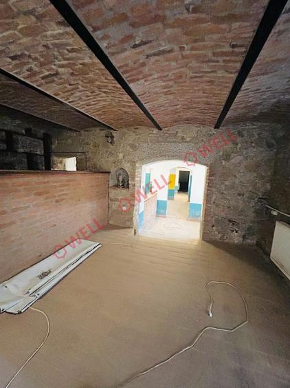 De vânzare complex de clădiri în Baraolt