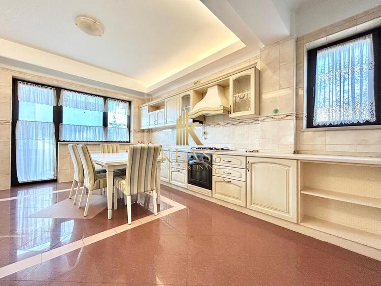 Apartament de inchiriat cu 5 camere in Cartierul Francez