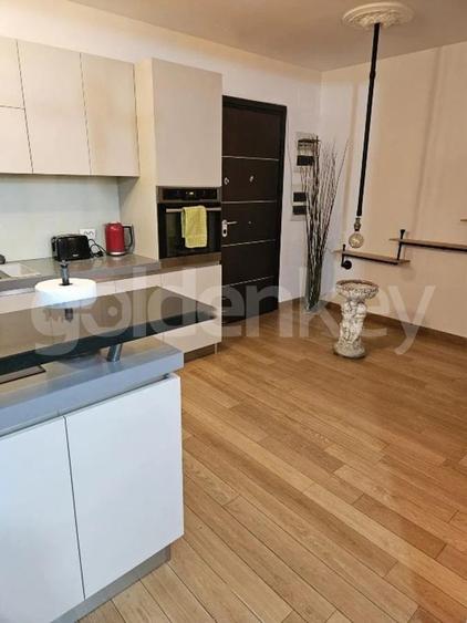 Apartament spatios cu 3 camere