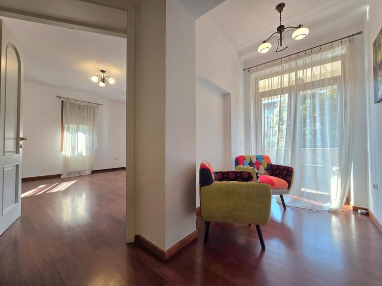 Duplex in vila Aviatorilor-Televiziune