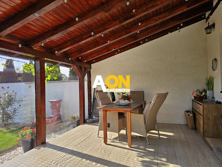 1/2 Duplex, 4 camere, 342 mp teren, strada asfaltata, Cetate