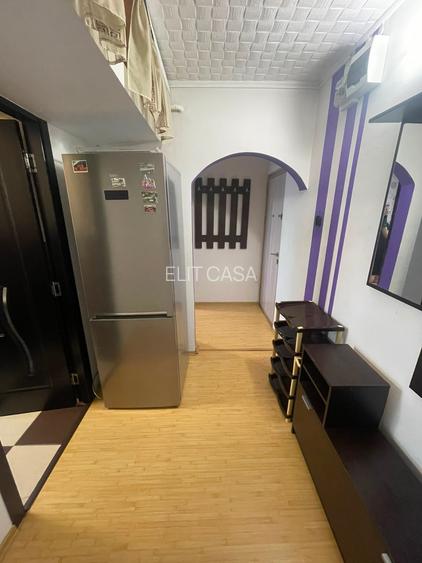 Apartament cu 3 camere, etajul 2/4, zona Mircea cel Batran - 8