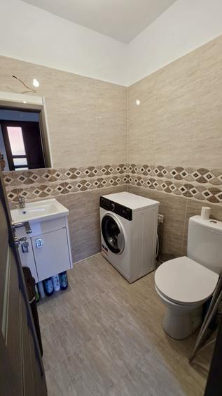 Casă tip duplex de vânzare — zona Capitol, Pitești