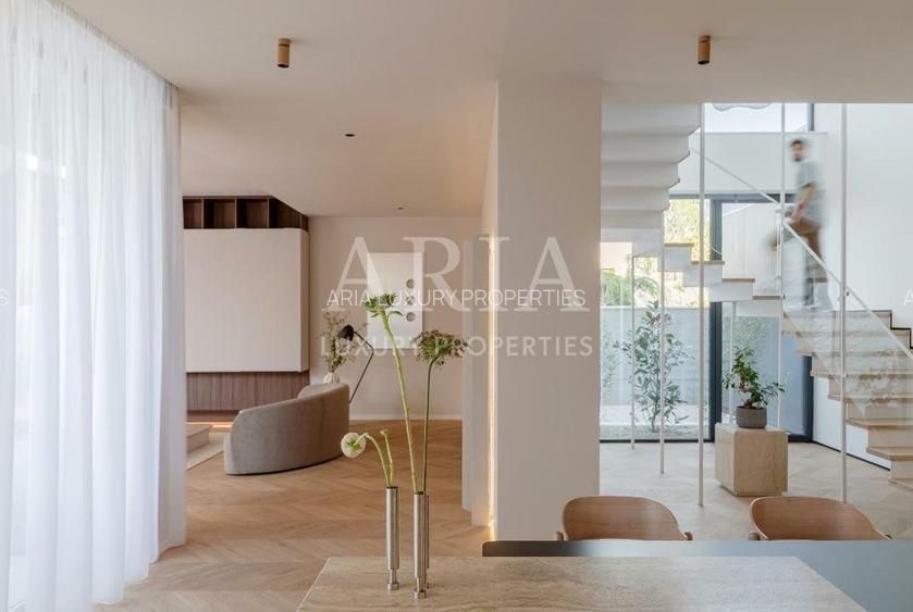 REZIDENȚĂ CONTEMPORANĂ CU DESIGN ICONIC | POZE REALE | - 9