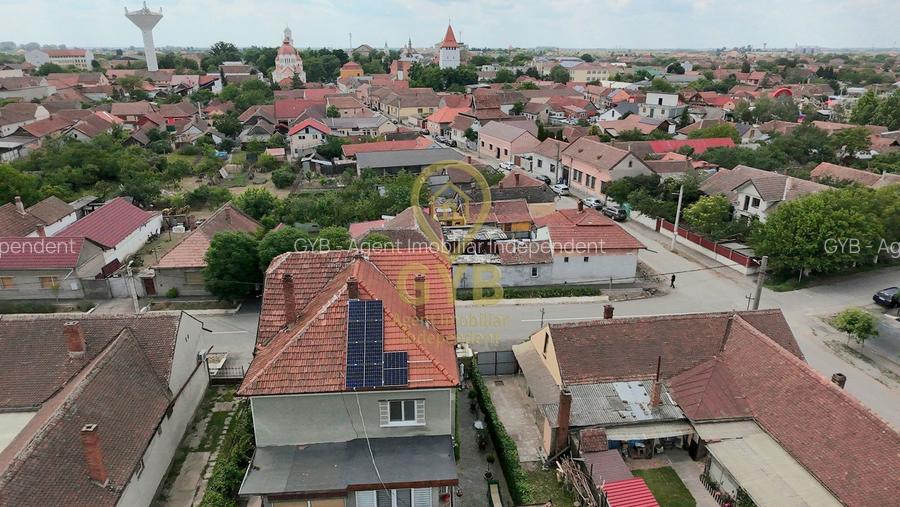 Casă cu garaj și panouri fotovoltaice în centrul orașului Salonta - 19