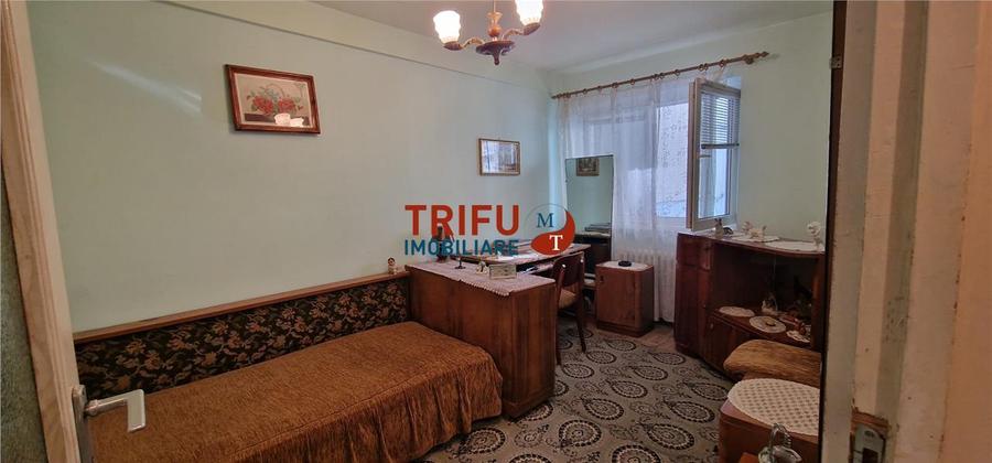 Apartament cu 3 camere de vânzare la etajul 1, zona Cetate