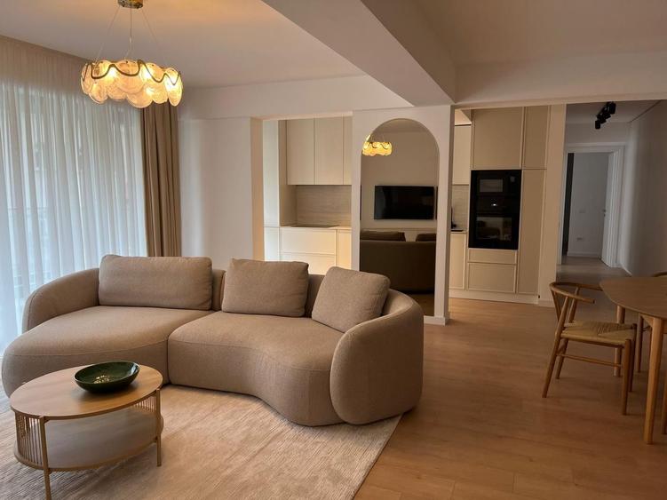 Inchiriere | Apartament 4 camere cu design de lux în IMA Residence