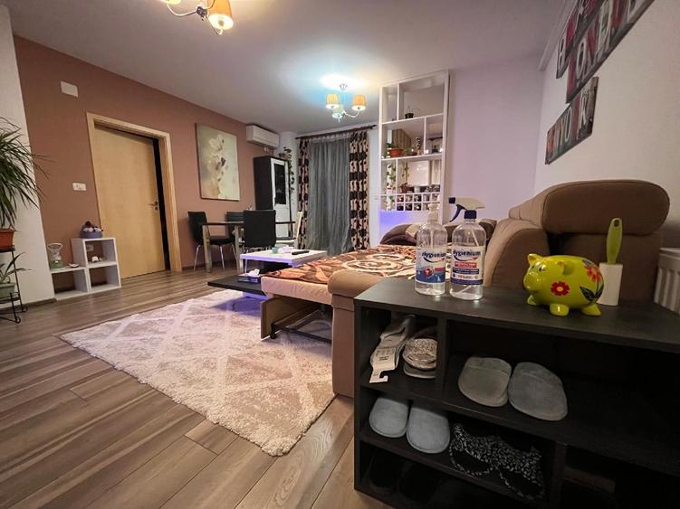 Apartament 2 camere, liniștit și luminos, 49 mp, etaj 1/4,  Lift, orientare NV