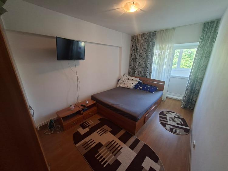 Apartament cu 3 camere, decomandat, etajul 4/8, zona Pacurari