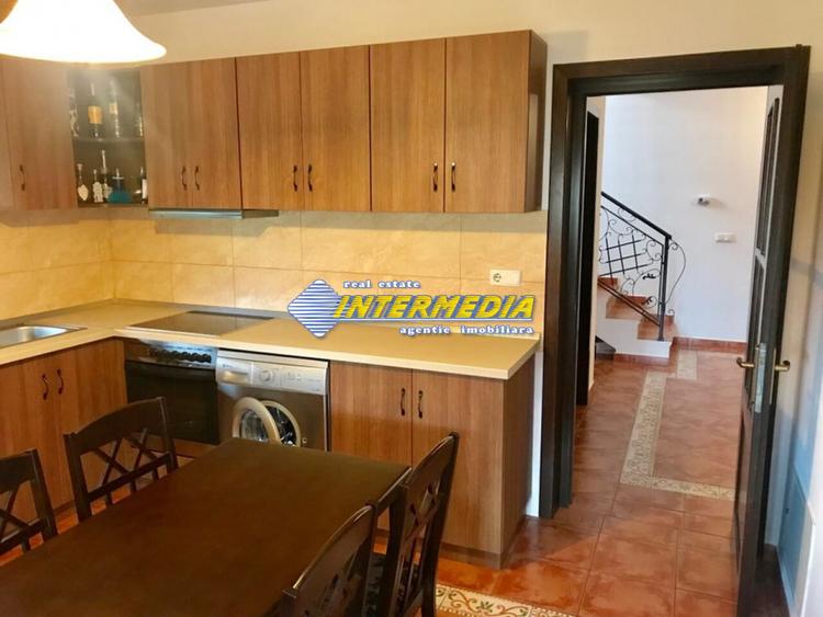 Casa de vanzare Alba Iulia CETATE cu 4 dormitoare si living finisata complet