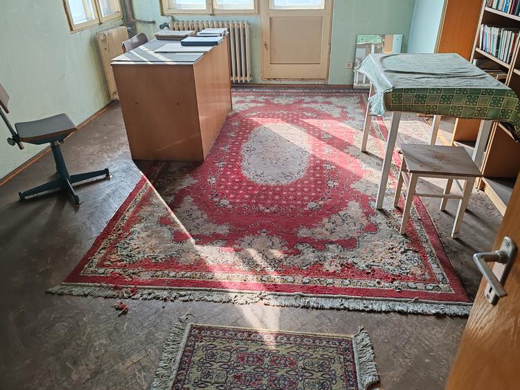 Apartament 5 camere pozitie deosebita zona Colinei