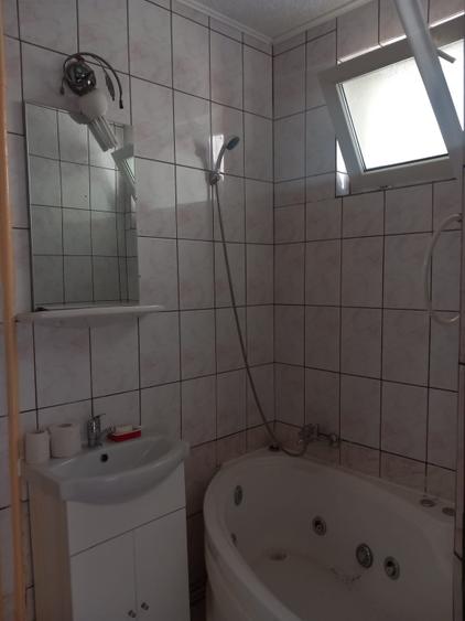 Apartament 3 camere, 75 mp, Etaj 2, zona Centru