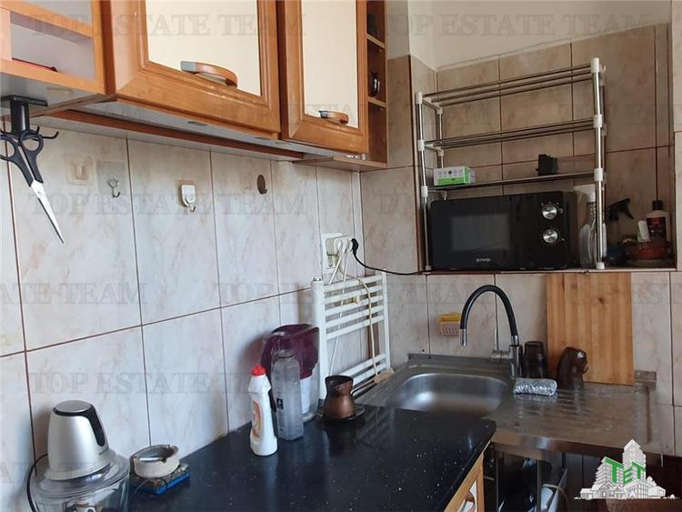 Spatiu extins central Liceul Mircea si Mare Constanta