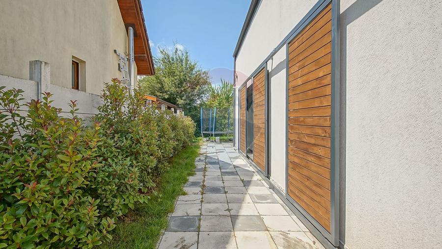 Casă modernă premium de închiriat,4 camere,Curte generoasă,Stupini