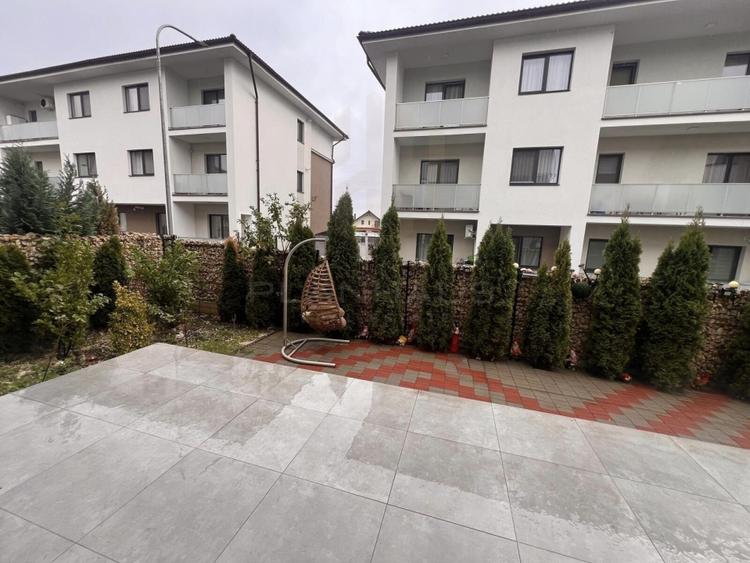 Apartament 3 camere, 53 mp, zona Sasar