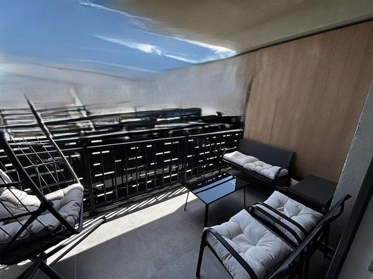 Apartament modern 3 camere cu balcon si loc de parcare zona Ciresica