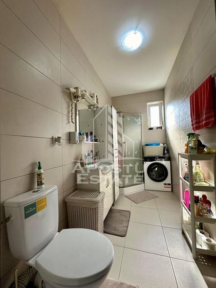 Apartament cu 3 camere de vanzare, 60 mp, parter, Giroc