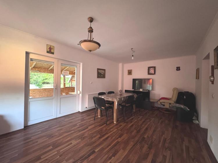 Tractorul, str. Aluminiului, casa de inchiriat, 5 camere, mansarda, garaj