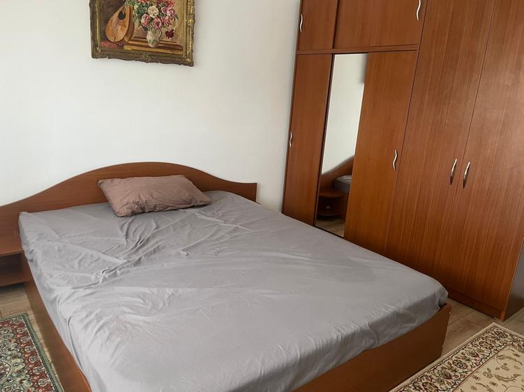 Apartament 2 camere, zona Dacia, etaj 4, centrala gaz.