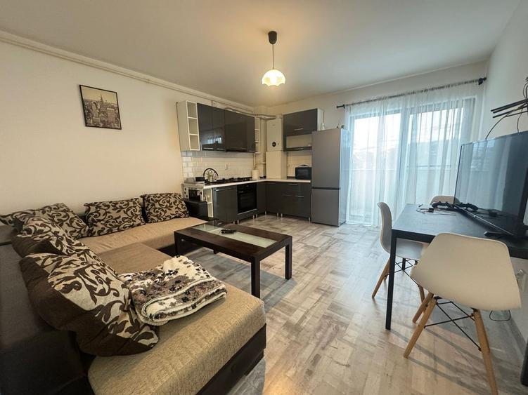 Apartament 2 camere et4/5 cu parcare - strada Somesului - Floresti