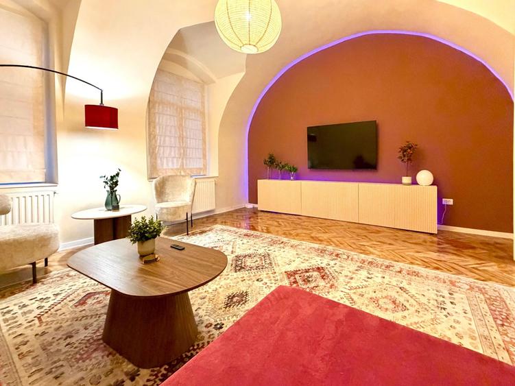 2 Camere ultracentral- Piata Unirii- renovat complet