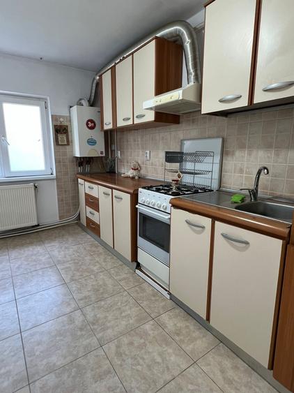 Apartament 3 camere, 67 mp utili, etaj 2/3 – zona Spălătoria Oituz