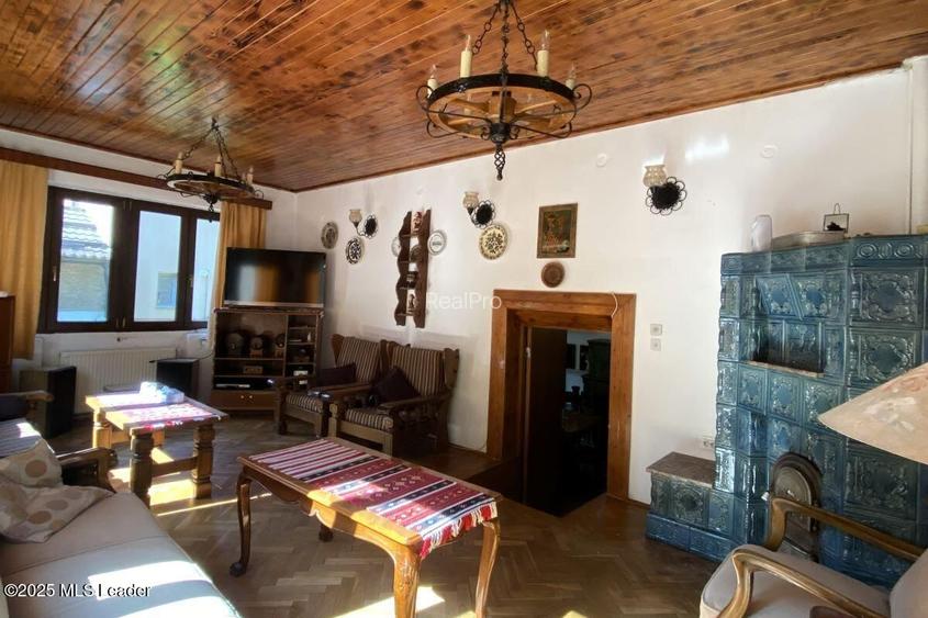 Bran - Casa pe strada Valea Portii, 223 mp, 4 dormitoare, teren 320 mp - 32