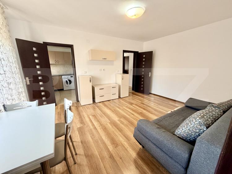 Apartament 3 camere, 60 mp, mobilat si utilat, boxa, loc de parcare, zona Cetate