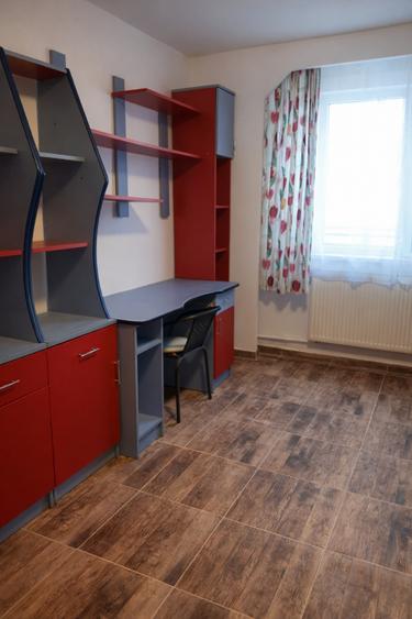Apartament 2 camere (compartimentat în 2 garsoniere) – Calea Buziașului
