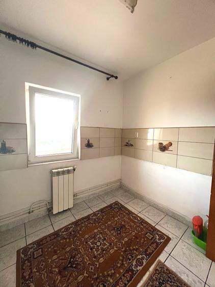 Apartament 3 camere 68mp Bradet -garaj langa bloc Pret 88.000eur neg