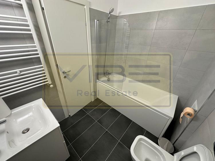 Apartament 2 camere decomandat cu parcare subterana  Unirea Towers