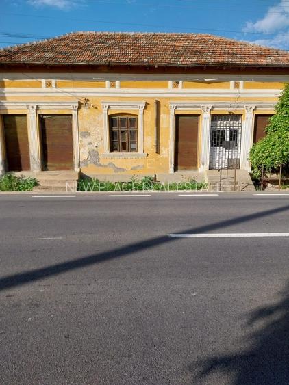 Casa 205 mp | Teren 2.379 mp | Potential comercial | Acces direct DN - 2