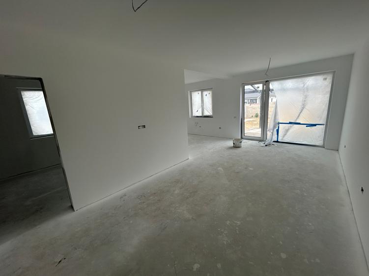 PROPRIETAR !!! Duplex pe parter la cheie, cu doua dormitoare si doua bai