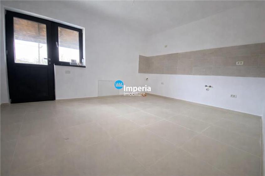 Casa P+M, 82 mp, placa, canalizare, asfalt, Ciurbesti Miroslava