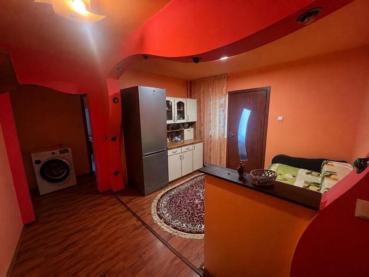 Redus Apartament 2 camere 64mp total, 2 balcoane, zona Craiovita Noua