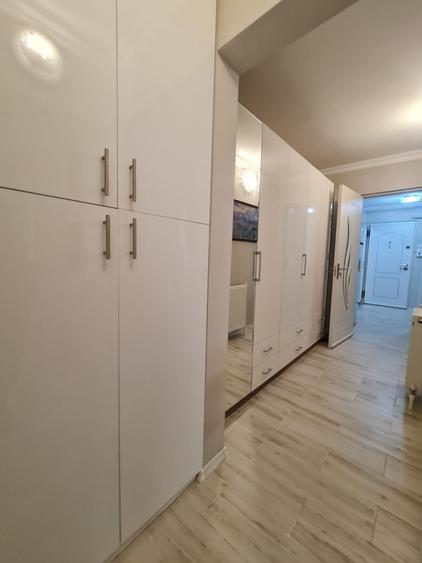 Vanzare apartament 3 camere dec in Galati, Sid-Vest, parter cu gradina
