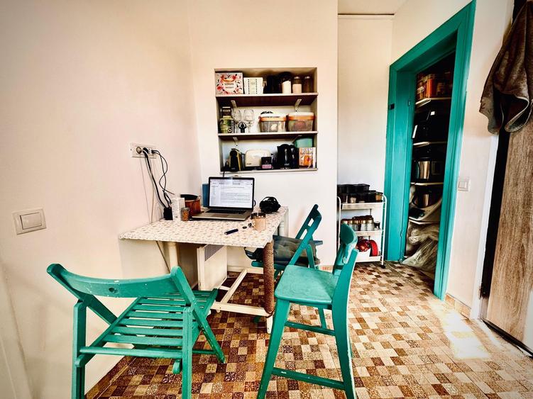 Apartament 3 camere + 1 birou,  Cotroceni, curte si gradina, metrou Eroilor