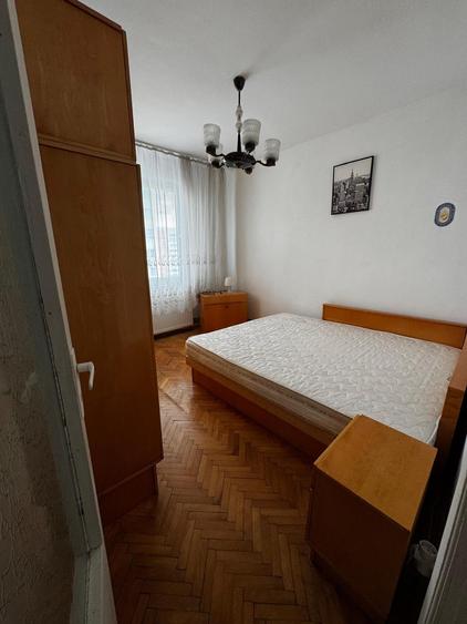 3 Cam--Complex Studentesc-3 Min de Centru--Etaj 7--Centrala-- 63 MP-110.000 Euro