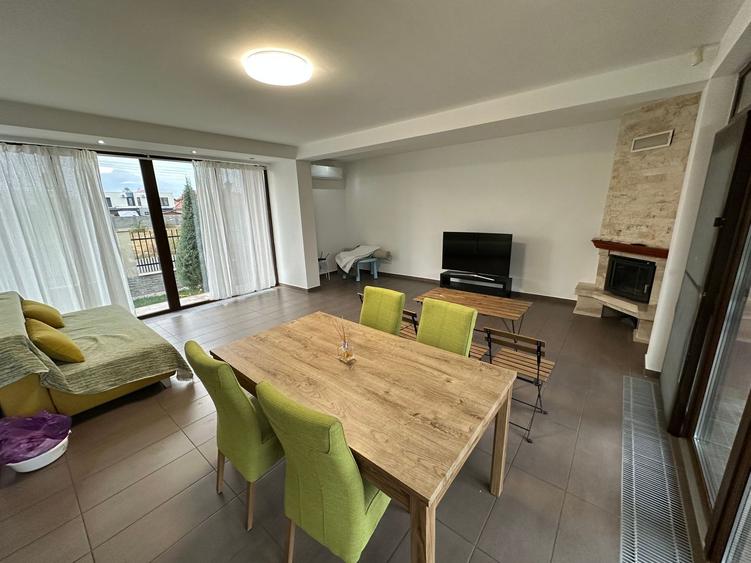 Casă / Vilă cu 4 camere de închiriat în zona Aradului