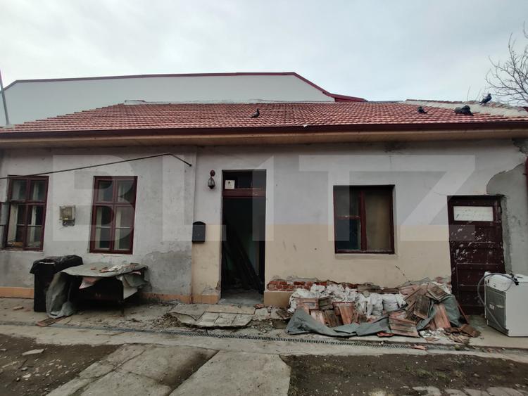 Investitie-Casa renovabila, 2 camere, 39 mp, teren 82 mp, zona centrala